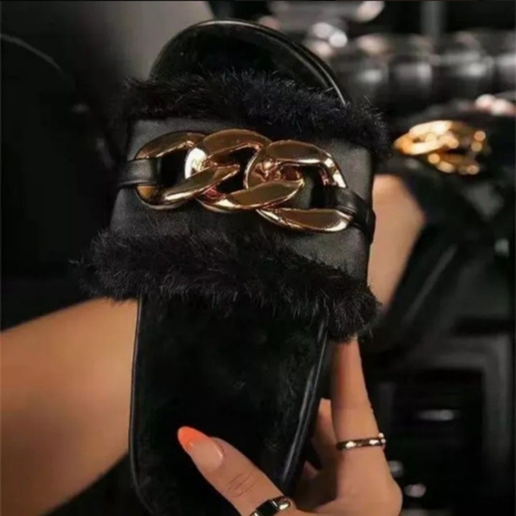 Plush sandal black color - Picture 2 of 2